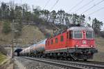 Re 620 031-5  Dulliken  ist bei Villnachern AG in Richtung Basel unterwegs, aufgenommen am 03.03.2021.