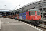 Güterverkehr im Personenbahnhof Luzern.
Impressionen vom 5. Juli 2021 mit der Re 420 327-9 und der Re 620 032-9  Däniken .
Re 620 032-9  Däniken  mit dem 49024 für die Weiterfahrt nach Chiasso bereit.
Foto: Walter Ruetsch