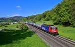 Re 620 083 mit einem Kesselzug am 27.04.2022 bei Villnachern.