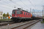 Re 620 025-7 durchfährt den Bahnhof Pratteln.