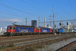 Doppeltraktion, mit den Loks 620 067-9 und 620 065-3 durchfährt am 08.12.2022 den Bahnhof Pratteln.