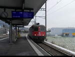 SBB - 620 062-0 mit Güterzug bei der durchfahrt im Bhf.