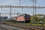 Re 620 054-7 durchfährt am 19.10.2022 den Bahnhof Pratteln.