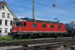 Re 620 031-5 durchfährt am 04.05.2023 den Bahnhof Pratteln.