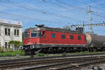 Re 620 053-9 durchfährt am 04.05.2023 den Bahnhof Pratteln.