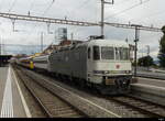 Zufallsfoto am Warten auf meinen Zug - railadventur - Lok Re 6/6  620 003-4 mit Zwischenwagen und dem ICNG 3131 (NS) und unterwegs in der Schweiz bei der durchfahrt im Bhf.