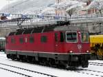 SBB - Re 6/6  11617 im Bahnhof von Spiez am 12.12.2008