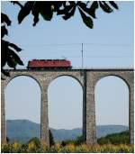 Re 6/6 auf dem Eglisauer-Rheinviadukt.