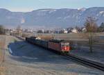 SBB: Kurzgüterzug mit Re 620 für das Stahlwerk Gerlafingen unterwegs am frühen Morgen des 7.