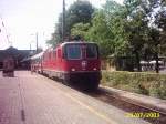 Eine Lokomotive der Reihe Ae 66 mit einem Eurocity am 29.7.03 in Bregenz