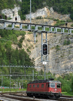 SBB: Lokzug bei Reuchenette-Péry mit der Re 6/6 11613  RAPPERSWIL  am 26.