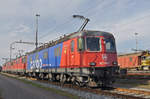 Re 620 087-7 ist beim Güterbahnhof Muttenz abgestellt.