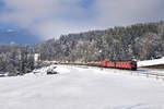 Re 620 027 + Re 420 xxx mit einem Güterzug am 05.02.2019 bei Goldau.