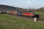 Re 420 342-8 und Re 620 012  REGENSDORF  als Re 10/10 mit einem langen Güterzug bei Roggwil im Dienste von SBB CARGO INTERNATIONAL auf der Fahrt in den Süden am 16.