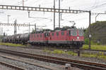 Doppeltraktion, mit den Loks 420 342-8 und 620 067-9 durchfährt den Bahnhof Pratteln.