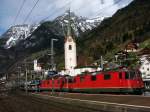 Re 10/10 mit Autozug bei Flelen am 26.03.2008