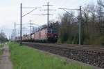 SBB Re 4/4 II 11271 und Re 6/6 11616 mit einem Containerzug bei Kiesen, am 25.4.08.