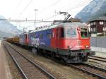 SBB - 620 075-2 mit einer 420 vor einem Gterzug im Bahnhof von Erstfeld am 08.04.2009