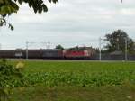 SBB - Re 4/4 und Re 620 vor Gterzug unterwegs bei Niderbipp am 14.09.2011