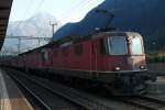 Re 20/20 mit 11256 an der Spitze auf dem Weg nach Norden in Erstfeld, 1.10.2011.