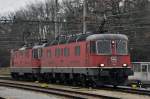 Re 6/6 11683 und Re 4/4 II 11328 am Güterbahnhof in Muttenz.