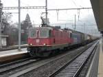 SBB - Re 4/4  11342 und Re 620065-3 vor Güterzug bei der durchfahrt im Bahnhof Burgdorf am 02.02.2014