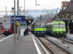 Roter Triebwagen RABe 2/6 526 263-9 und Re 4/4  420 502-7 und Steuerwagen ABt 50 63 39-33 995-0 um 09.05 im Bahnhof von Langnau am 23.02.2007