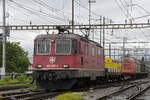 Re 420 339-4 durchfährt am 09.09.2024 den Bahnhof Pratteln.