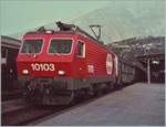 Re 4/4 IV 10103  Luino  mit TEE 23 Cisalpin von Milano nach Paris beim Halt in Brig.