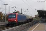 481 003-2 zieht am Nachmittag des 29.10.07 einen Kesselwagenzug durch den S-Bahn-Haltepunkt Stuttgart-Untertrkheim in Richtung Stuttgart-Kornwestheim.