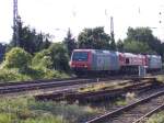 Re 481 mit einer HGK class66 und einer weitere Re 482 auf dem Weg Richtung Bonn im Roisdorfer Bahnhof - (28.08.2005)