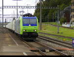 BLS - Lok 485 016 mit Güterzug unterwegs in Gümligen am 2024.10.04