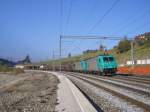 485 576 und 485 577 der BLS mit einem Gterzug bei der Durchfahrt von Heustrich-Emdthal am 03.11.2007