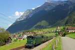 Ae 4/7 10987 und eine weitere Ae 4/7 fahren am 11.09.2016 mit einem Sonderzug die Gotthard-Nordrampe bei Silenen hinauf