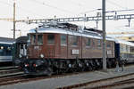 Ae 6/8 208 der BLS ist auf einer Abstellanlage beim Bahnhof SBB abgestellt. Die Aufnahme stammt vom 26.12.2017.