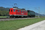 Re 4/4 I 10009 mit der SWISSTRAIN Ae 4/7 10987 am Hacken zwischen Oberbuchsiten und Oensingen am 4.