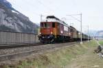 Die Ae 6/8 205 sieht man selten unterwegs, deshalb nahm ich die Reise nach Erstfeld gerne auf mich, um diese wunderschne Lokomotive vor dem Nostalgie-Rhein-Express fotographieren zu knnen.