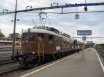 Ae 6/8 der BLS im Bahnhof Wettingen am 17.05.09 vor einem Extrazug