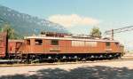 Die Ae 6/8 208 rangiert im BLS/SBB/BOB Bhf Interlaken-Ost ein paar Güterwagen, August 1993 (Hinweis: in www.rail-pictures.com Bild mit Weißabgleich)