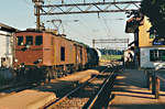 GBS/BLS: Güterzug nach Schwarzenburg mit der GBS Ce 4/4 313, Baujahr 1920,  beim Zwischenhalt in Gasel im August 1987.