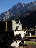 Die Front der Ce 6/8 II 14270 strahlt in der Morgensonne von Erstfeld am 8.10.2007