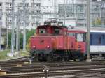 SBB - Arbeitslose Rangierlok Ee 3/3 16451 im Bahnhof Biel/Bienne am 11.10.2009