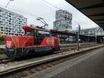 SBB Cargo 922 018 wartet am 11.01-23 in Basel SBB auf ihren nächsten  Auftrag 