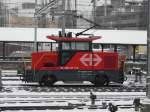 SBB - Rangierlok Ee 922 005-4 im Bahnhofsarel von Luzern am 01.02.2012