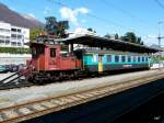 SBB - Im Bahnhof von Locarno ist Abgestellt die Rangierlok Te 2/2 176 und der 1 Kl. Personenwagen A 50 85 18-33 528-8 am 05.04.2010