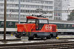 Ee 922 016-1 rangiert beim Bahnhof SBB. Die Aufnahme stammt vom 01.03.2018.