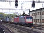 Crossrail - Loks 185 601-2 + 185 ... mit Güterzug bei der durchfahrt im Bahnhof Burdgorf am 04.10.2015