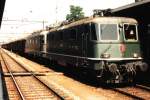 11349  Re 4/4 und 11631  Re 6/6 mit Gterzug auf Bahnhof Thun am 21-7-1995.