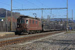 Re 425 190 der BLS durchfährt den Bahnhof Gelterkinden. Die Aufnahme stammt vom 19.01.2019.