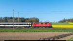 Re 4/4 II 11152 mit einem IR St. Gallen - Basel am 24. April 2017 bei Bassersdorf.